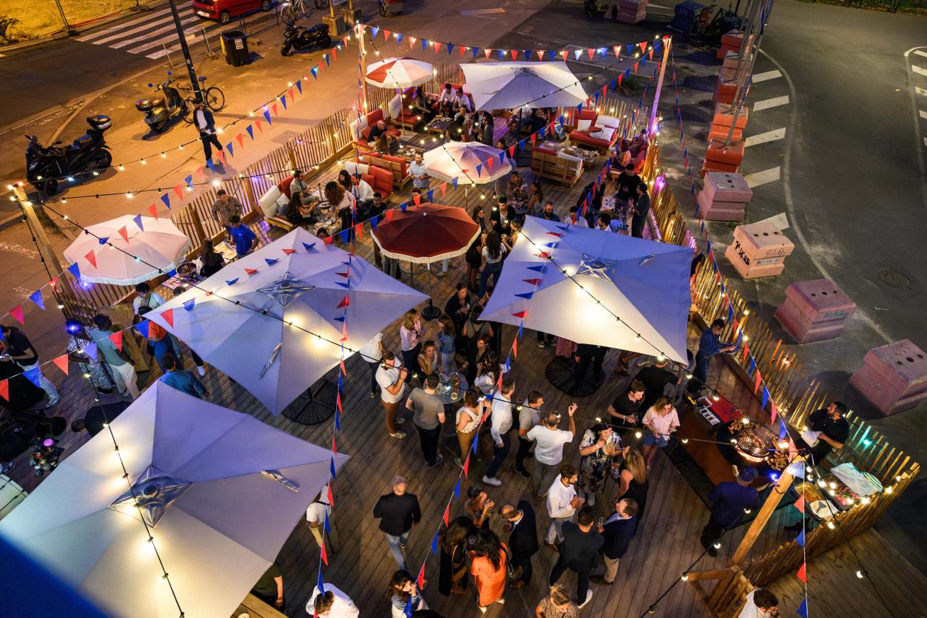 French Kiss - Get together and have fun